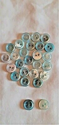 30 Knöpfe, 12 mm, Perlmutt, hell/türkis schimmernd, für Blusen - Bild 1 von 2