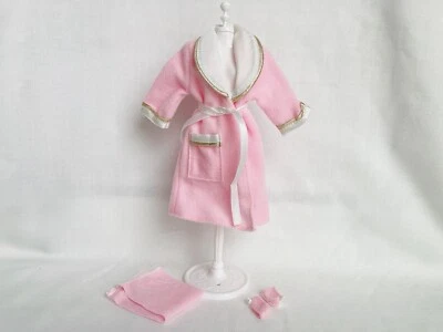 Muñeca Barbie "Fashion Avenue" Conjunto de Conjunto de Albornoz Rosa - Años 90 De Colección Foto 1 de 4