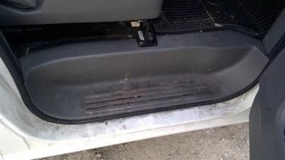 2014 NISSAN NV2500  RIGHT PASSENGER SILL PLATE 385560 - Image 1 of 4