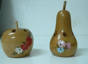 PORTAPENNE SOUVENIR CALABRIA FORMA DI PERA/MELA ARTIGIANALE VINTAGE CU32 - Picture 1 of 3