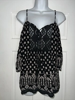 Top negro fluido ANGIE para mujer talla S encaje patrón crema usado en excelente estado cuerdas ajustables Foto 1 de 4