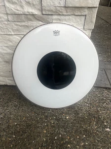 Nuevo de Lote Antiguo Años 70 Remo Weather King 26" CS Bajo Bullseye Tambor Cabeza Piel Nuevo sin caja - Imagen 1 de 4