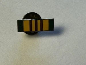 VIETNAM MINI RIBBON LAPEL PIN ENAMEL VETERAN SINGLE POST GOLD TONED 2D - Picture 1 of 4