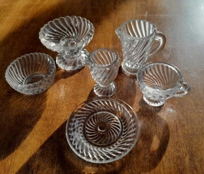 Ancienne dinette de poupée miniatures en verre style Portieux - Photo 1/4