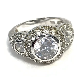 Anillo de plata de ley 925 circonita cúbica transparente 3 piedras halo talla 7,25 circonitas cúbicas - Imagen 1 de 12