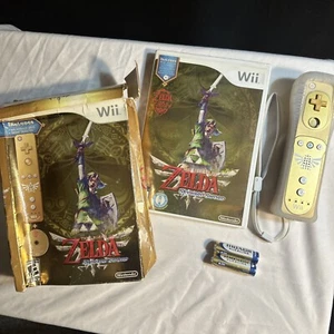 Wii Legend of Zelda Skyward Sword Big Box Game And Controller Gold Motion Plus - Picture 1 of 20