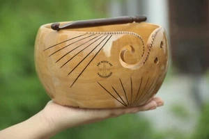 Häkelgarnschale aus Holz zum Stricken ~ Häkelgarn Blatthalter Schale ~ Stricken - Bild 1 von 7
