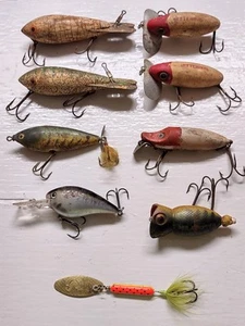 Vintage Mixed Fishing Lures (Jitterbug, Hulapopper) Lot of 8 with Shimano Case - Picture 1 of 24