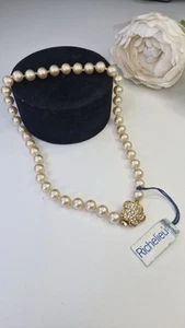 Vintage Richelieu French simulated knotted pearl necklace with original tag - Picture 1 of 15