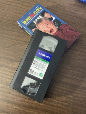 Home Alone (VHS, 1991) Very Nice , With Promotional Insert ! Rare - Image 1 of 4