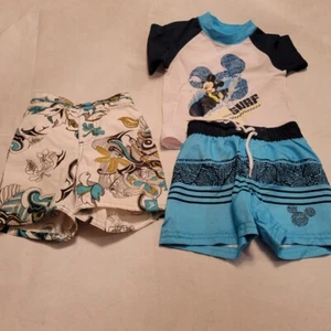Camisa de natación Mickey y 2 bañadores para niños pequeños 6-12 meses - Imagen 1 de 8