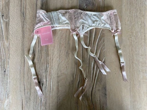 Toller Damen Designer Strapsgürtel von Hunkemöller Größe small cremeweiß Neu - Bild 1 von 4