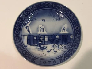 1976 Winter 7" Blue Plate Georg Jensen Inc Denmark House Horse Sled Snow Geese - Picture 1 of 10