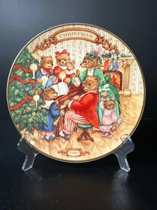 1989 Avon Together for Christmas Plate 8" Bears 22k Gold Trim - Picture 1 of 7