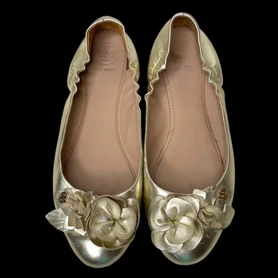 Tory Burch Blossom 花卉贴花芭蕾平底金属火花金色 7 码 — 第 1/4 张图片