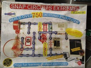 Vintage Snap Circuits Extreme SC-750 5Manuals & 750 Projects No Cable - Picture 1 of 12