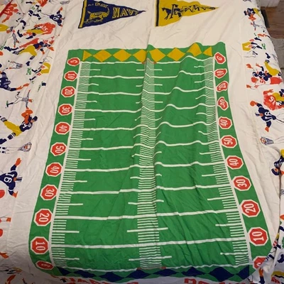 Manta de fútbol americano vintage del ejército vs. azul marino talla doble algodón temática ropa de cama Foto 1 de 4