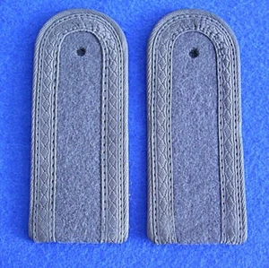 04 087 Ein Paar Schulterstücke Unteroffizier Felddienstuniform NVA - Picture 1 of 2