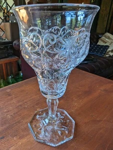 EIN MCKEE BERGKRISTALLKLARER WASSERKELCH GLASSTIEL, 6 3/8" hoch, 1915-1944 - Bild 1 von 10
