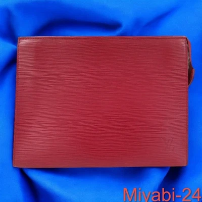 Segundo bolso Louis Vuitton Epi Poche Toilette 26 de cuero fucsia Foto 1 de 4