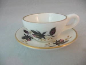 TAZA Y PLATILLO MINIATURA PORCELANA HUESO ROYAL ADDERLEY VINTAGE PATRÓN FLORAL. - Imagen 1 de 6