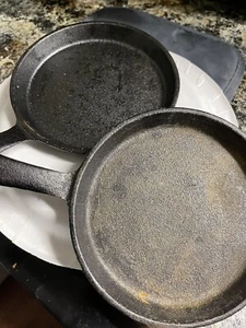 Set Of 2 Brownie, Cookies, Pudding & Other Desserts Cast Iron Miniature Skillets - Picture 1 of 6