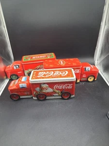 3er Set Coca Cola Weihnachts Blech Lieferwagen mit funktionierenden Rädern 2 Fächer - Bild 1 von 22