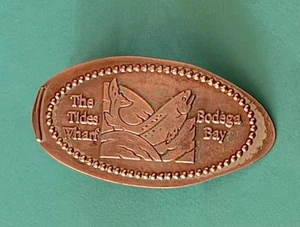 FISH THE TIDES WHARF LOGO BODEGO BAY CALIF ALLUNGATO PRESSATO PENNY RITIRATO - Foto 1 di 1