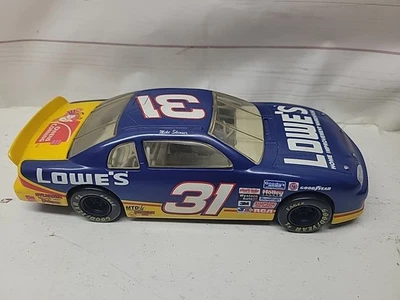Литая модель NASCAR Winners Circle 1997 Monte Carlo Mike Skinner Lowe's #31 1:24 - Изображение 1 из 4