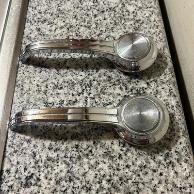 Chevrolet Chevelle SS 1966 manijas de puerta interiores par original OEM Foto 1 de 4