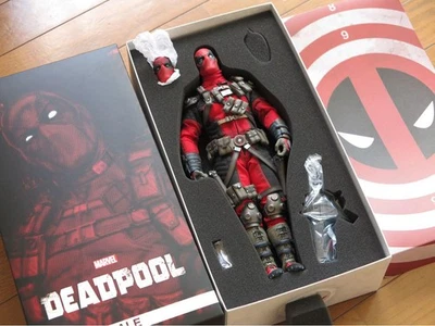 Sideshow Marvel Deadpool 1/6 比例可动人偶 — 第 1/4 张图片