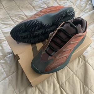 Adidas Yeezy 700 V3 Copper Fade Größe 10,5 - Bild 1 von 9