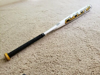 Easton Official Softball Cyclone Bat Model SP8 Length 33 in 26oz Barrel 2 1/4 in - Image 1 of 4