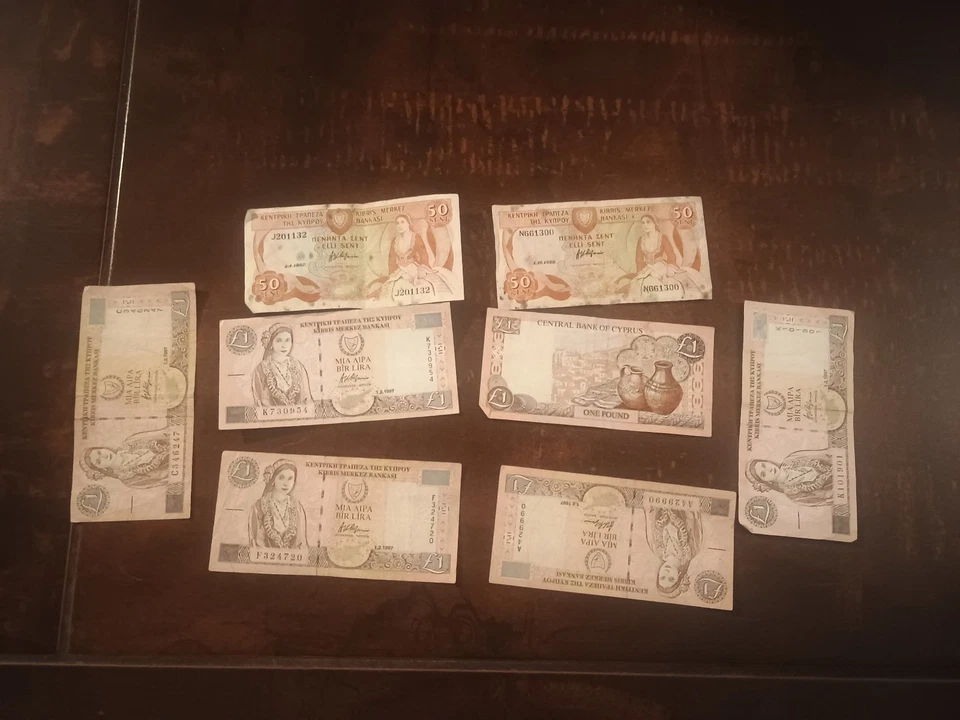 Cyprus  LOT 8 BANKNOTE  !!!!!!!!!! - Image 1 of 2
