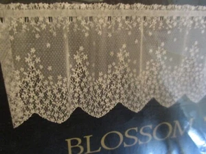 Heritage Lace NIP NOS Blossom White Valance 42'' W x15"L Floral Scalloped - Picture 1 of 10
