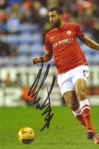 BARNSLEY: LEWIS NYATANGA SIGNED 6x4 ACTION PHOTO + COA - Bild 1 von 1