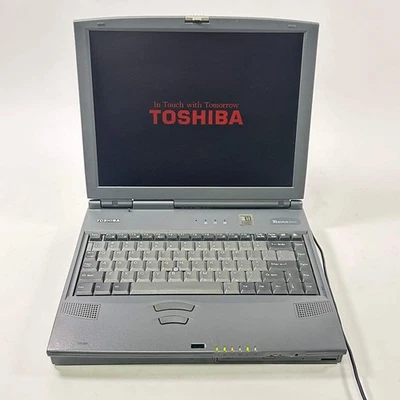 Toshiba Tecra 8000 PAT800U-785A 14.1" PENTIUM II 233 MHz 32MB 10GB HDD - Image 1 of 4