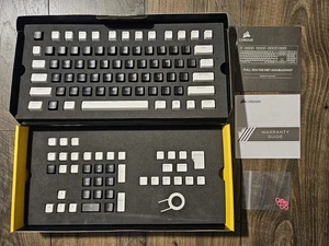 104 Corsair White Black Mechanical Keyboard Cherry - Picture 1 of 9