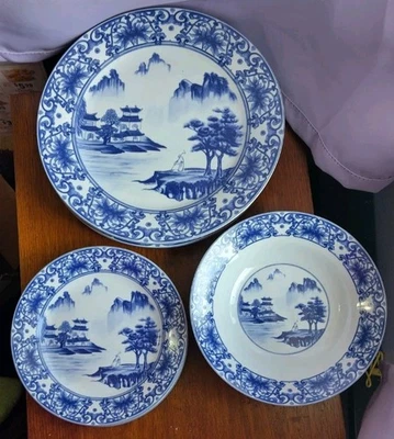 Canton Blue Service For 4+ 2 Xtra Dinner Plates! Mint Condition14 Total - Image 1 of 4