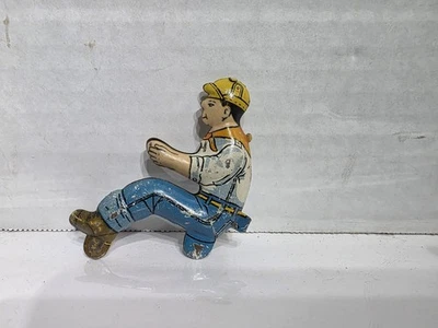 VINTAGE MARX  WIND UP FARM TRACTOR  DRIVER - Image 1 of 4