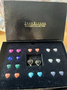 Vintage Joan Rivers goldfarbene neu im Karton austauschbare 10 Farben Herz Ohrringe 3611 - Bild 1 von 3