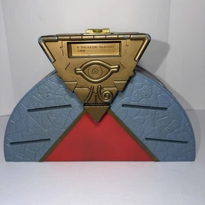 Kazuki Takahashi YU-GI-OH Battle Arena Yugioh Duel 1996 con 8 cartas - Imagen 1 de 7