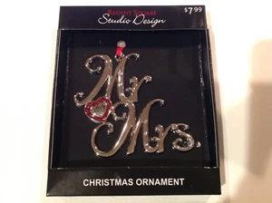 NEW STUDIO DESIGN MR AND  MRS 2019 ornament  Heart - Picture 1 of 1