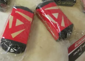 LOT OF TWO (2) BLADE MOTOCROSS HANDLEBAR BAR PAD - SQUARE RED FATBAR 1 1/8" - Picture 1 of 3