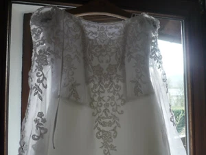 Brautkleid Hochzeitskleid Valerie Perlenstickerei lange Schleppe Gr. 38 - Bild 1 von 6