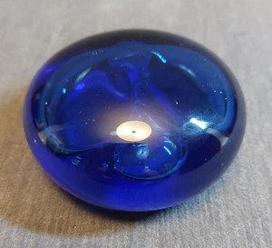 Karg Blue Paperweight with controlled Bubbles, Signed - Picture 1 of 3