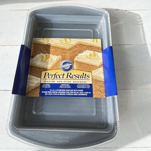 Wilton Bake it Better Steel Non-Stick Oblong Cake Pan with Lid, 13 x 9-inch - Picture 1 of 6