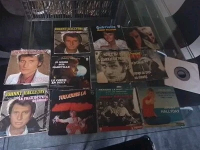 lot de 12 disques vinyles 45T. Johnny Halliday ** - Photo 1/4