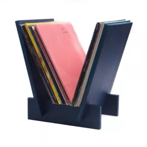 Analogue Studio VEE Wood Vinyl Record Storage Rack - LP Record Holder - Blue - Bild 1 von 1