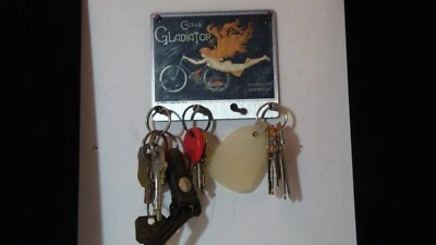 Porta llaves 4 ganchos bicicleta antigua arte temático sobre aluminio con punta de radios. Foto 1 de 4